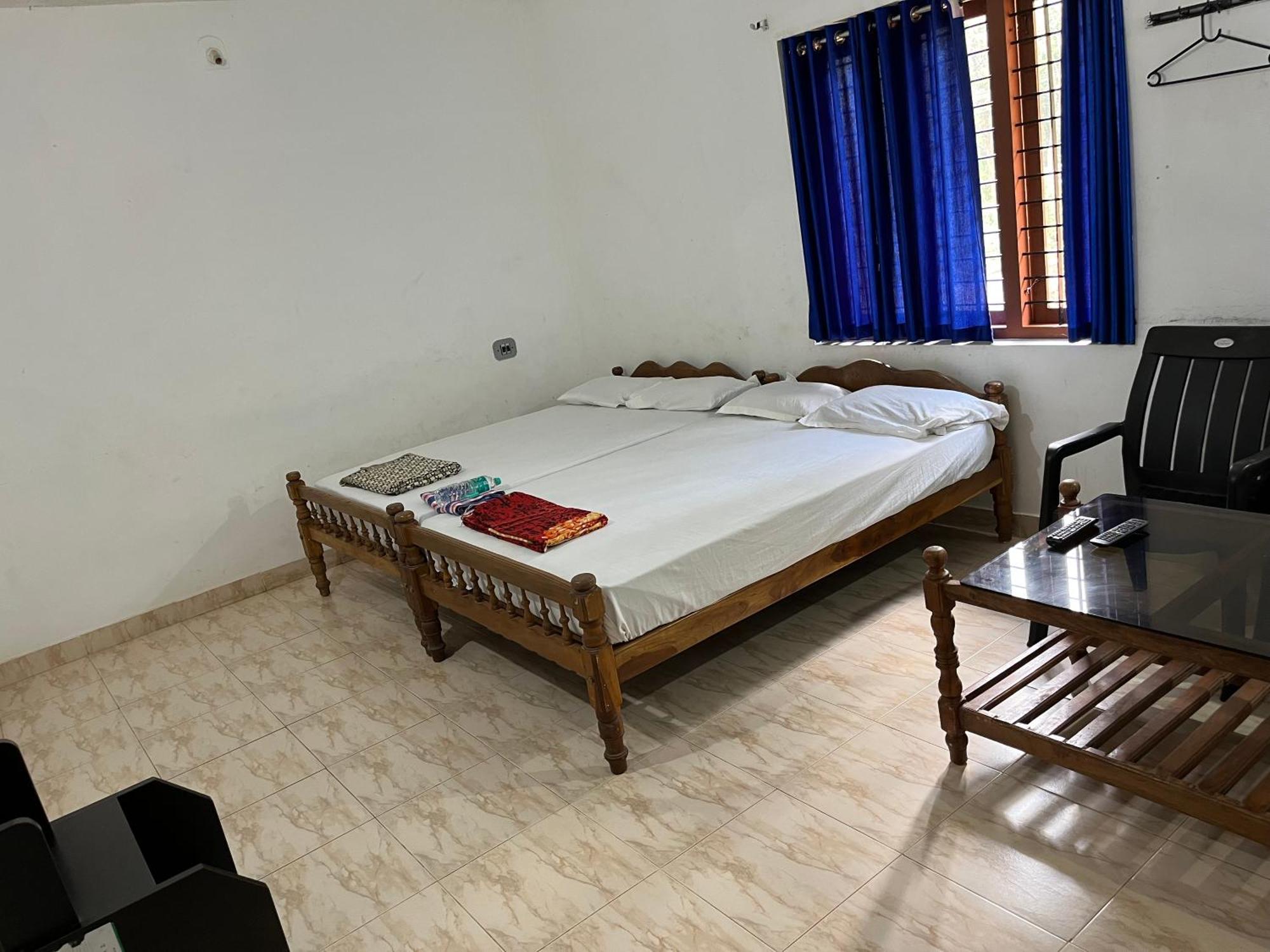 Dakshinakasi Guest House Thirunelly Экстерьер фото