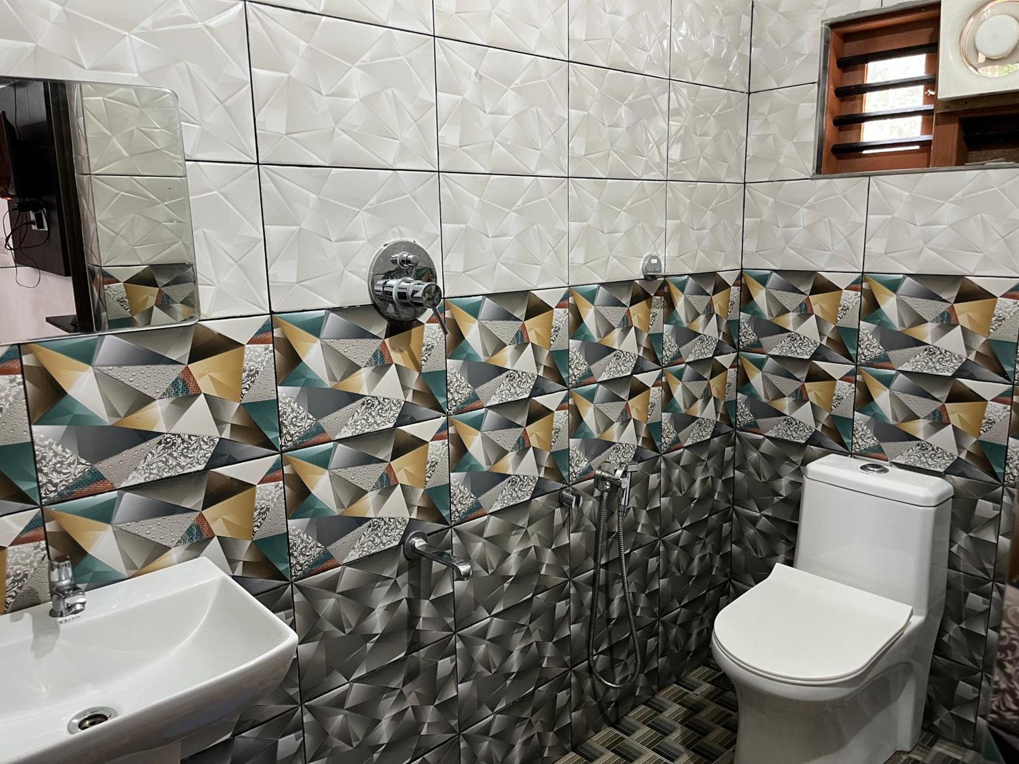 Dakshinakasi Guest House Thirunelly Экстерьер фото